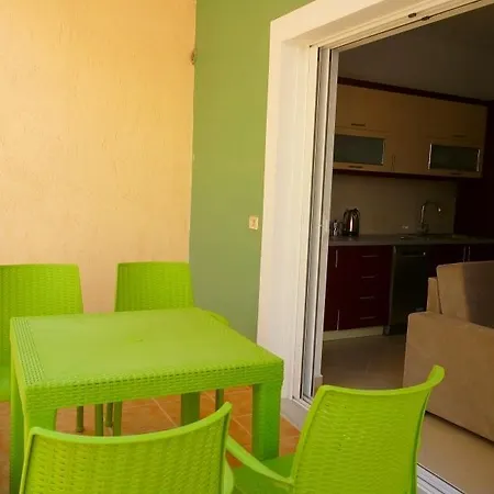 Aleksander Apartment *